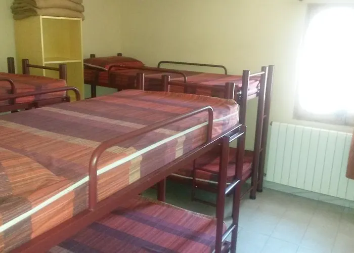 Anna Maria Janer بيت شباب ييفيا