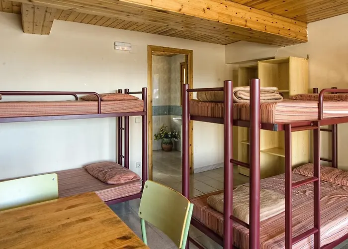 بيت شباب Anna Maria Janer